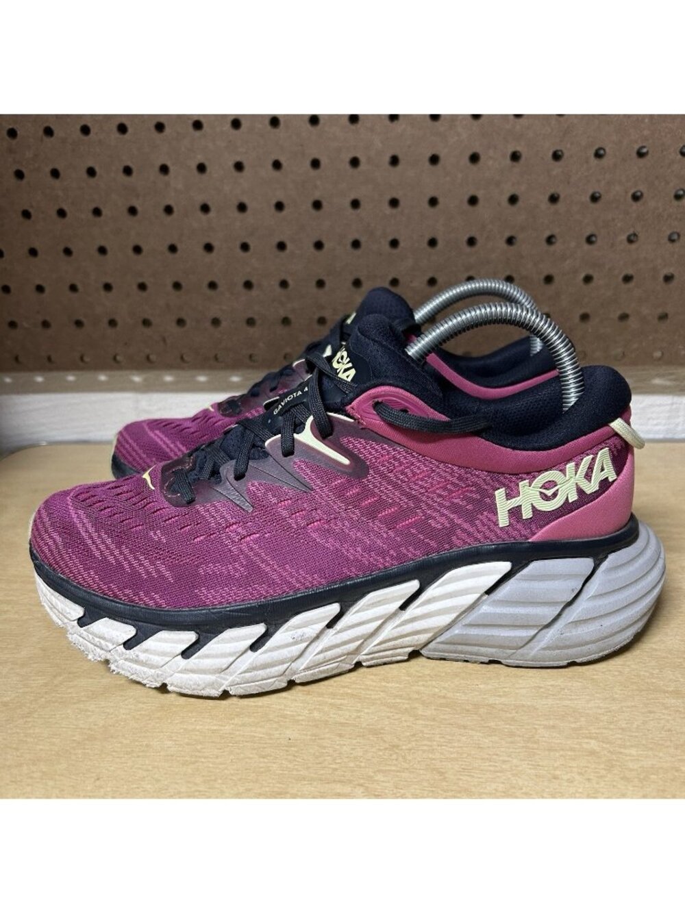 Hoka One One Gaviota 4 Festival Fuchsia Sneakers Size 8B Women’s Mesh Lace Up